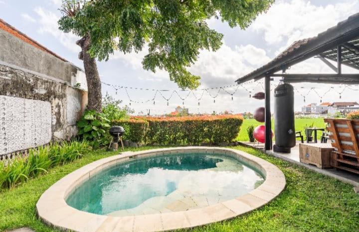 Big Brother Surf Inn Canggu Buitenkant foto