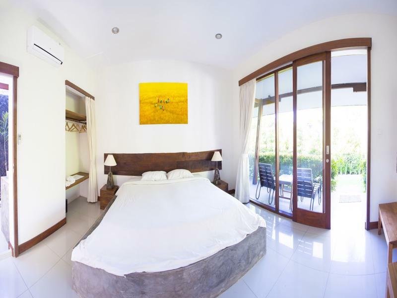 Big Brother Surf Inn Canggu Buitenkant foto