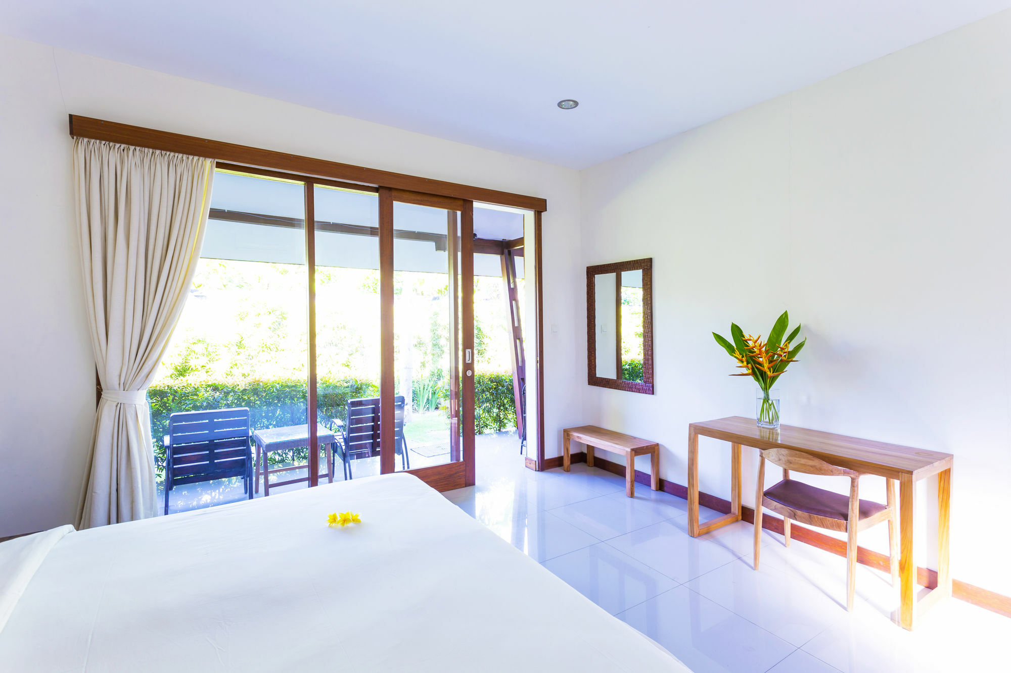Big Brother Surf Inn Canggu Buitenkant foto