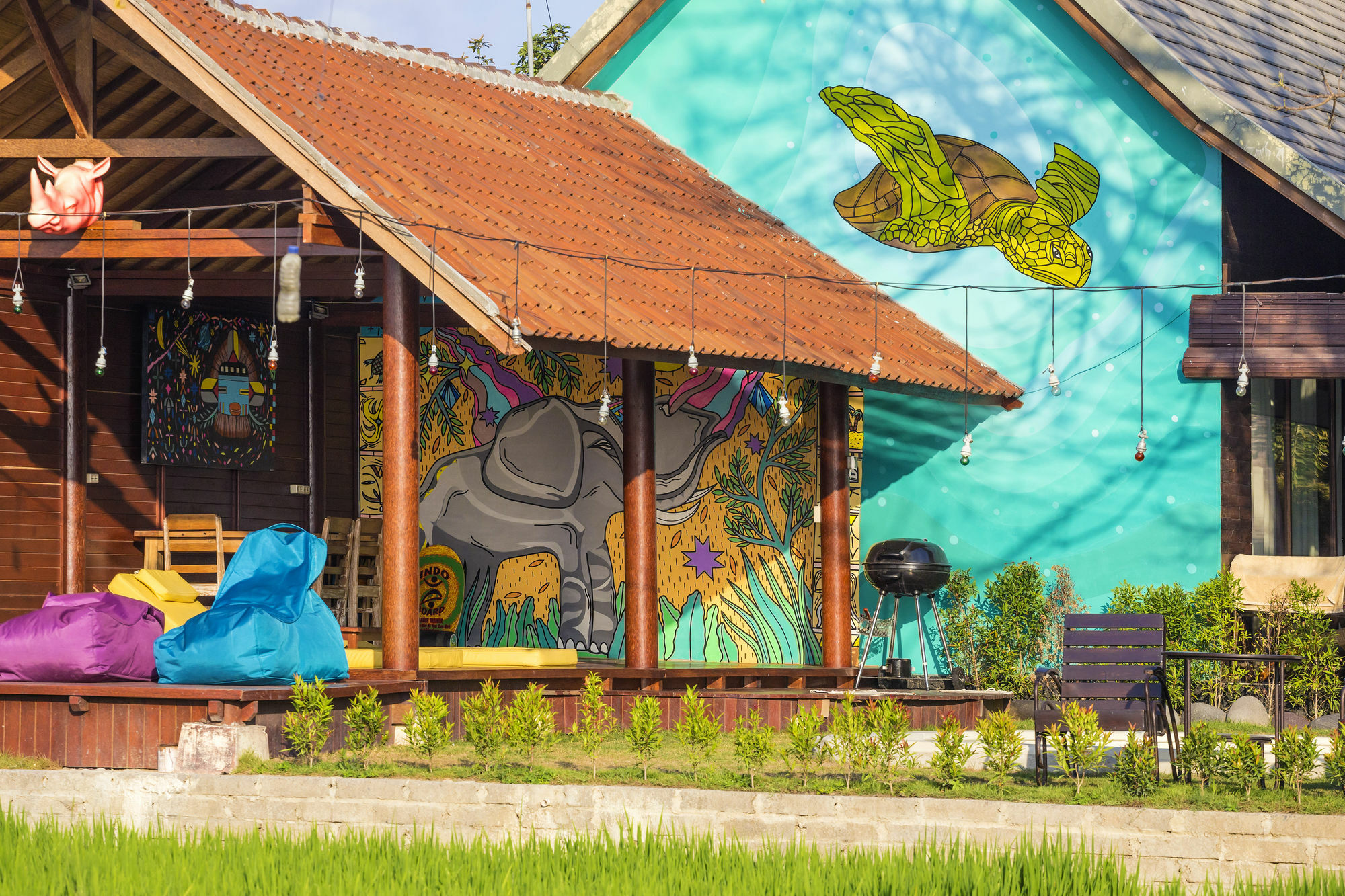 Big Brother Surf Inn Canggu Buitenkant foto