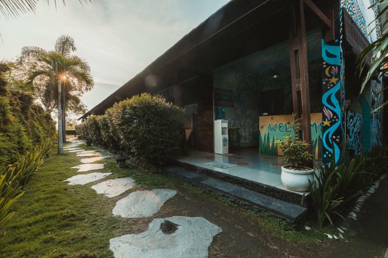 Big Brother Surf Inn Canggu Buitenkant foto