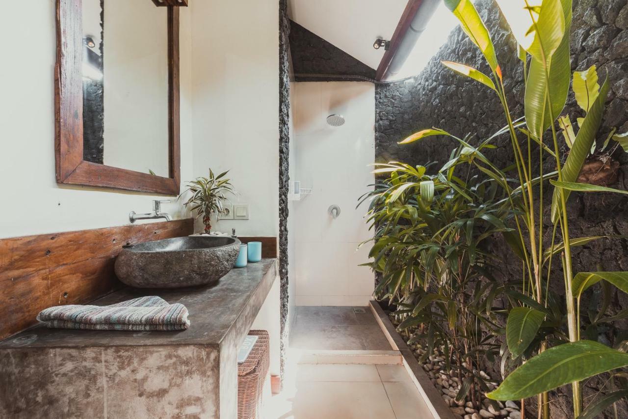 Big Brother Surf Inn Canggu Buitenkant foto